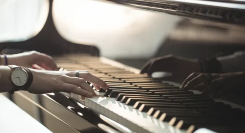 Piano Moving Customer Play on Piano Before Relocation